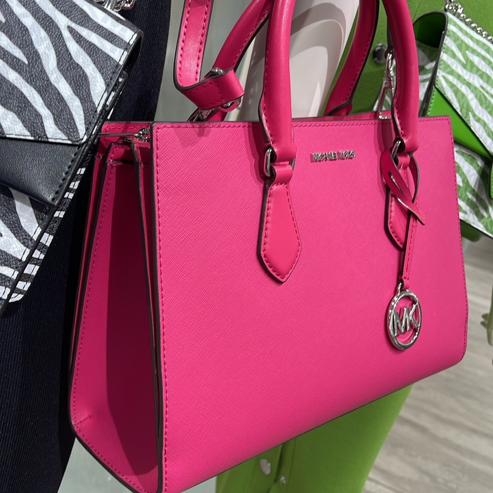 Michaela Kors Sheila Medium Faux Saffiano Leather Satchel
Dragonfruit
NWT - Picture 15 of 16